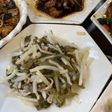 老板便宜了个零头 整体体验还行的，小炒肉
