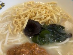 -灵芝妹子海鲜米线(劳动公园店)