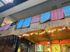 -香巴拉云南餐厅(华莱坞店)