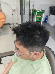 -尤司男士国潮理发馆