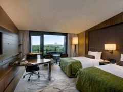 -上海滴水湖皇冠假日酒店