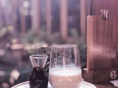 -Chom Cafe and Restaurant