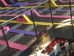 -嘿哟动霸CHUA·新潮玩运动娱乐中心·蹦床滑冰团建乐园