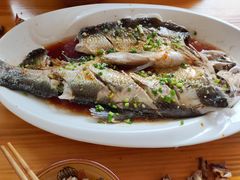 翘嘴-红辣椒土菜馆(东江大道店)
