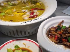 -酸渡·老坛酸菜鱼·现炒下饭菜(港惠新天地店)