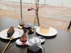 靠窗位-游心咖啡(青山滨江店)