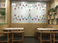 用餐区-华莱士(长虹大道中段店)