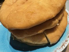 油饼-蒙亨·手把肉·蒙古包文化主题餐厅(天恒广场店)
