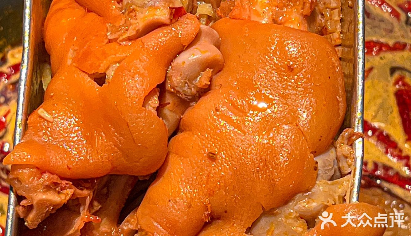 南京最好吃的脆皮五花肉！藏在火锅店里 ️