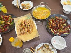 -曼听小寨海鲜烧烤·大连辣炒大王(盖州街店)