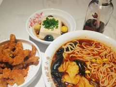 -渝是乎酸菜鱼(龙旗购物中心店)