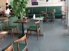 大堂-李先生牛肉面大王(营口大润发店)