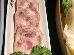 -老牌坊云南鱼豆花火锅(哈西万达店)