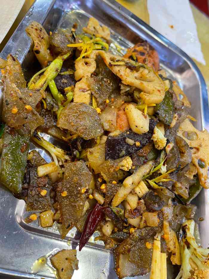 馋猫烧烤(财信店)-"第一次晚上出来吃烧烤,地址在渝中城楼下斜.