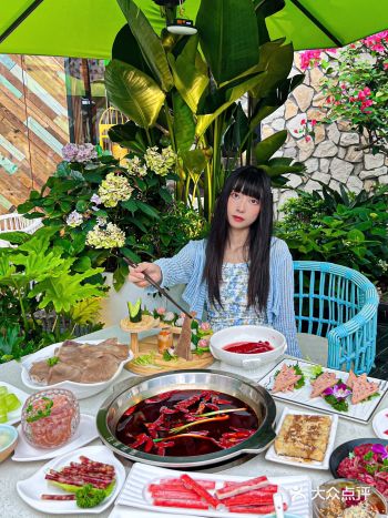 闯入原始森林里面吃火锅是什么样的体验？