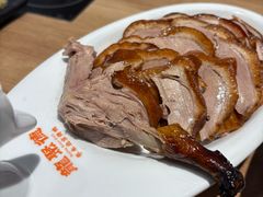 -龙聚德北京烤鸭(沙坪坝华宇A馆店)