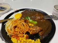 -汤姆家的牛排意面披萨(新城市广场店)