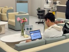 -上海大学附属上海和平眼科医院