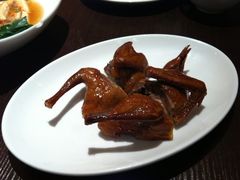 红烧乳鸽-汤城小厨•粤菜•靓汤(西直门凯德MALL店)