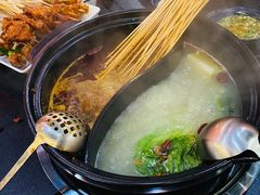 骨汤鸳鸯锅-二当家牛肉串串(教育路店)