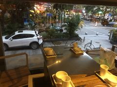 景观位-龙巢盱眙龙虾·牛蛙·烧烤宵夜(八卦岭店)