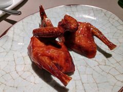 脆皮乳鸽-荣轩(新荣记环球金融中心店)