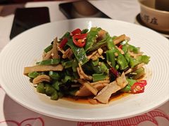 -肥肥虾庄·金牌油焖大虾(汉街SKP店)