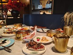 -雍容荟帝王蟹活龙虾展台自助(IFS黑金店)