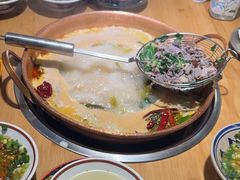 -洱火云南酸菜牛肉火锅(石景山当代商城店)