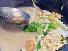 -陈大锅·岳阳鱼馆·地道岳阳菜(美食街店)