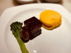 招牌茨菇红烧肉配荷叶夹-淮扬府(安定门店)