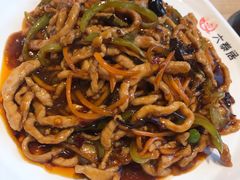 鱼香肉丝-六泰居·尔滨地标·东北菜(泰山路店)