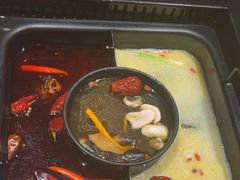 -老牌坊云南鱼豆花火锅(爱建店)