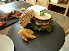 -HIGH FIVE哈福手工汉堡(桂林路店)