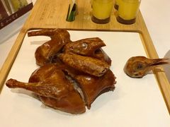 红烧乳鸽-汤城小厨•粤菜•靓汤(金宝街店)