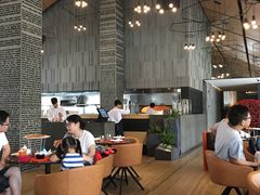 用餐区-WOLFGANG PUCK KITCHEN & BAR(迪士尼小镇店)