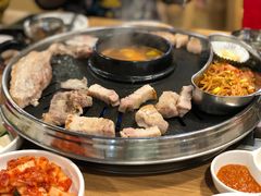 -江南猪肉商会无限续吃(弘大店)