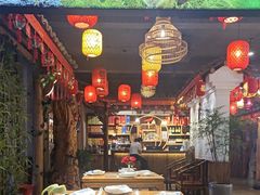 -头上红煨盐鸡·非遗院子餐厅