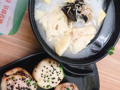 -小杨生煎(金山百联购物中心3楼店)
