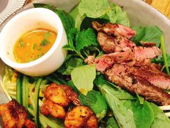 泰式煎牛肉泰碗配绿咖喱酱-Wagas沃歌斯(太古汇店)