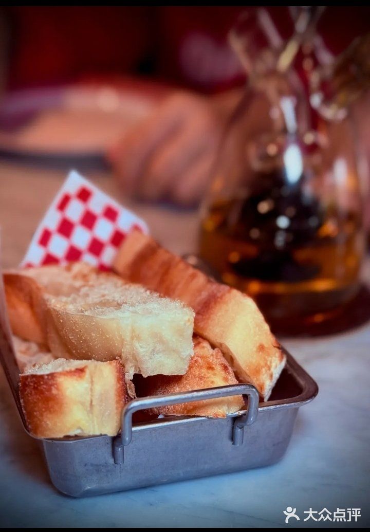 来三里屯一定要来这家餐厅尝尝，相信你一定会爱上它！