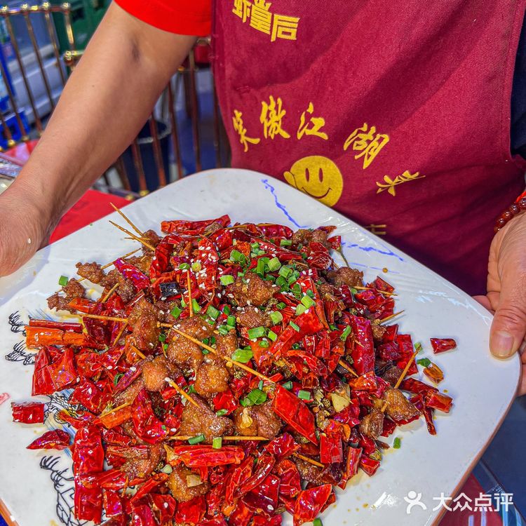 笑傲江湖菜不是网红但很火爆！！！