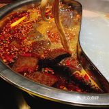 重庆解放碑好吃地道的火锅“虹灶九宫格”老火锅[糖果]