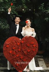 -雪中彩影婚纱摄影·微光艺术中心