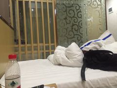 -卡罗酒店(东门晒布地铁站店)