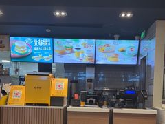 -麦当劳(上海虹桥站30B检票口楼上)