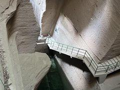 -伍山石窟