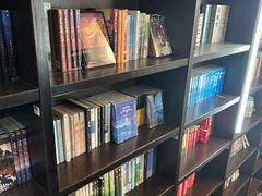 -钟书阁(松江泰晤士小镇店)