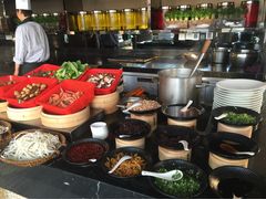 唐拉雅秀思创-唐拉雅秀酒店-西锦汇空中BBQ·思创餐厅