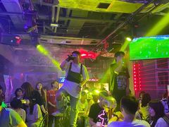 -UP嘻哈酒吧(粉巢店)